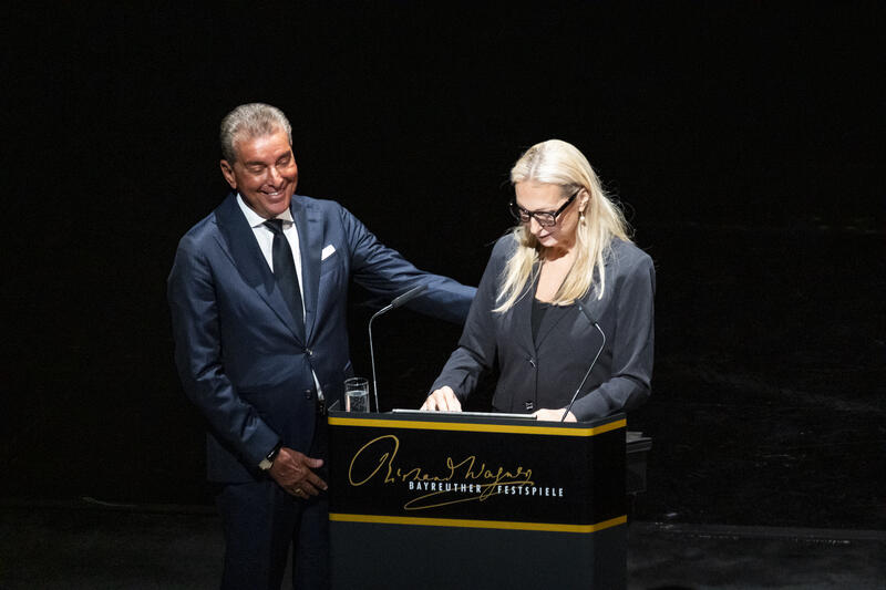 s:48:"Michel Friedman und Katharina Wagner in Bayreuth";