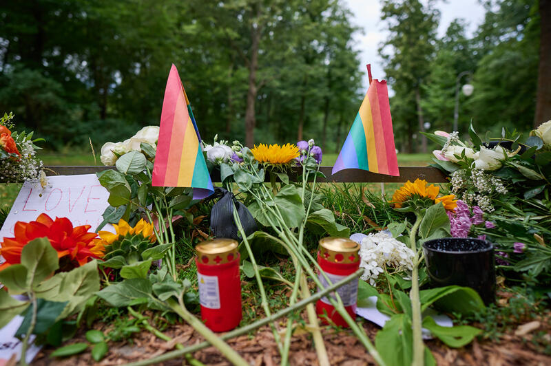 s:34:"Berliner CSD: Trauer nach Anschlag";