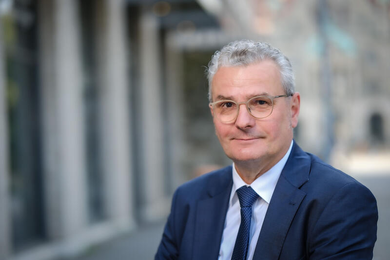 s:88:"Hans-Joachim Lenke, Diakonie-Chef: Schulstart ist Belastung für Familien mit wenig Geld";