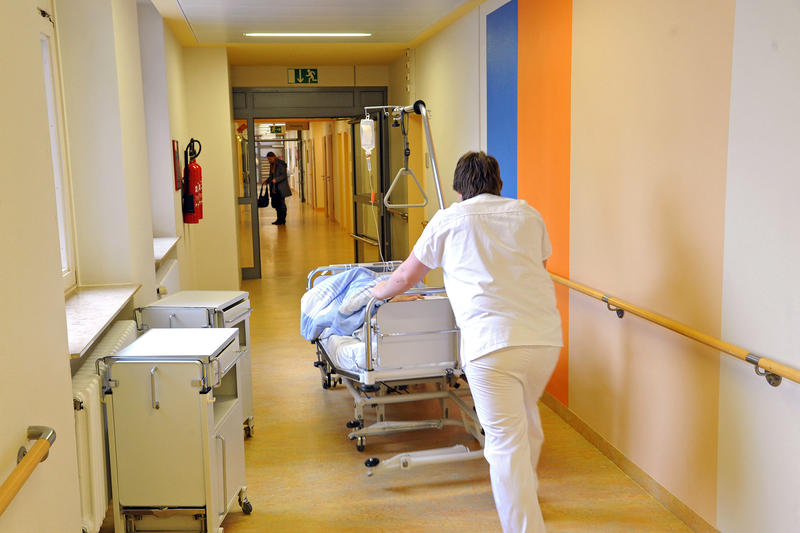 s:40:"Zivildienst im Krankenhaus (Archivbild).";