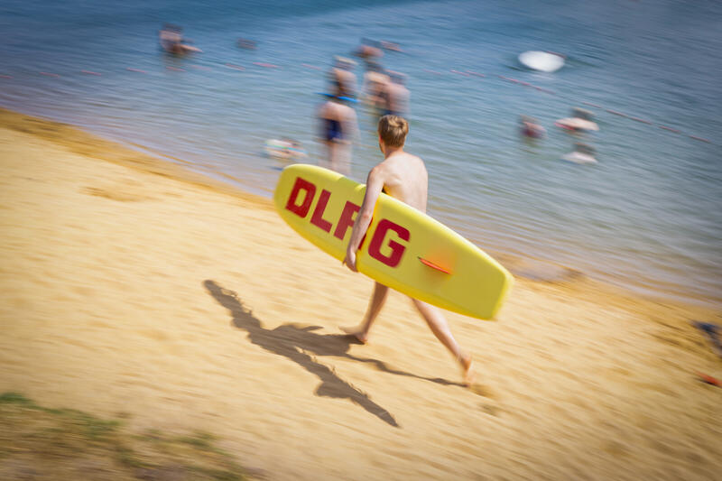 s:40:"Rettungsschwimmer der DLRG (Archivbild).";