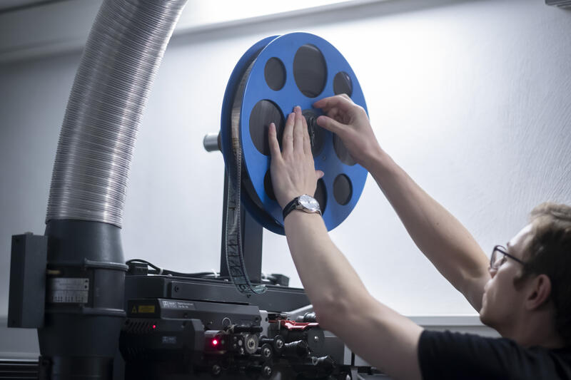 s:25:"Themenfoto Filmvorführer";