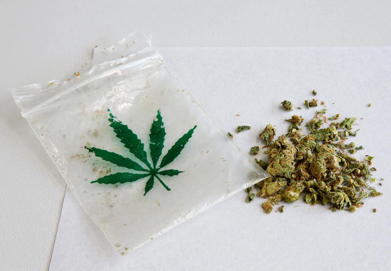 s:50:"Der Handel mit Cannabis ist nach wie vor strafbar.";
