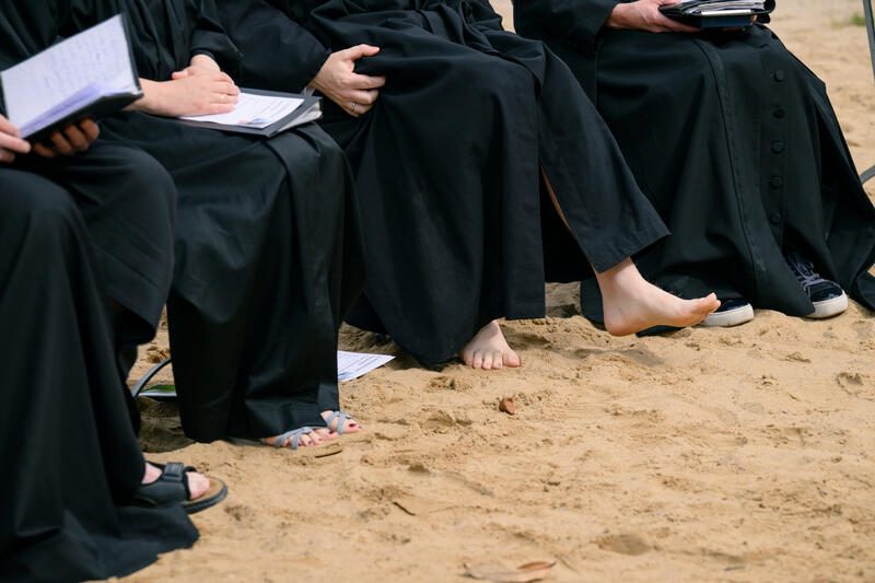 s:69:"Personalchefin: Pastoren sollen nicht mehr für alles zuständig sein";
