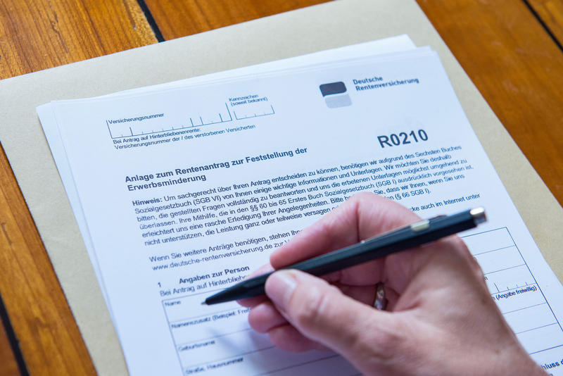 s:51:"Rentenantrag zur Feststellung der Erwerbsminderung.";