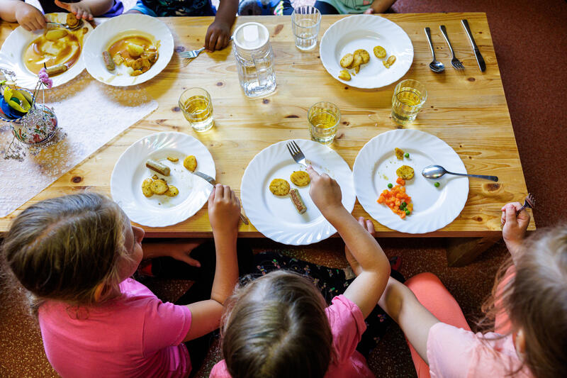 s:29:"Ganztagsbetreuung an Schulen.";