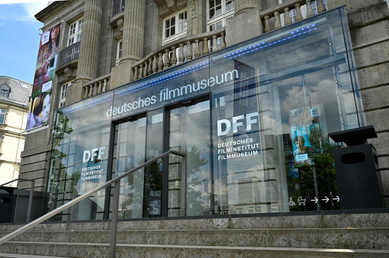 s:78:"DFF - Deutsches Filminstitut & Filmmuseum am Schaumainkai in Frankfurt am Main";