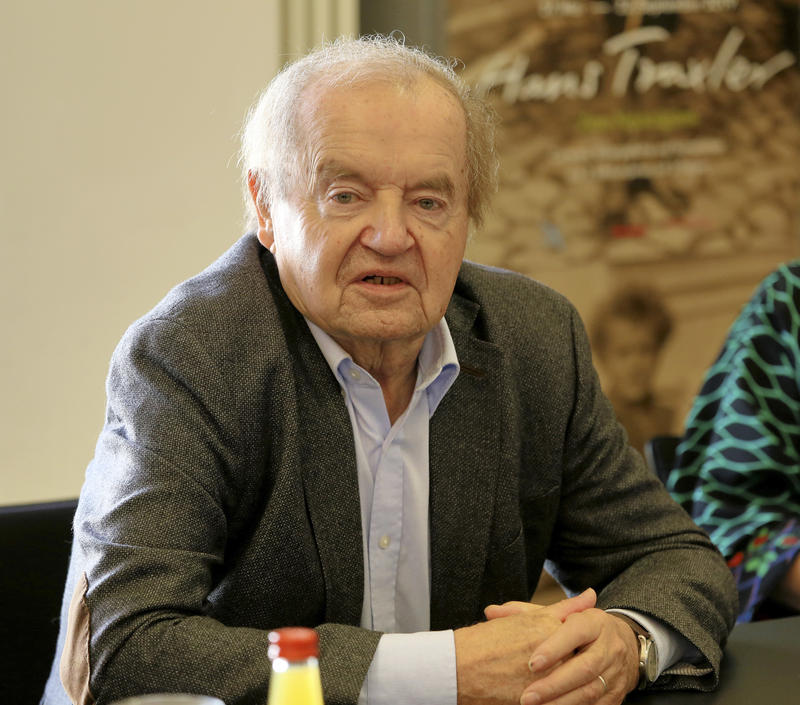 s:19:"Hans Traxler (2019)";