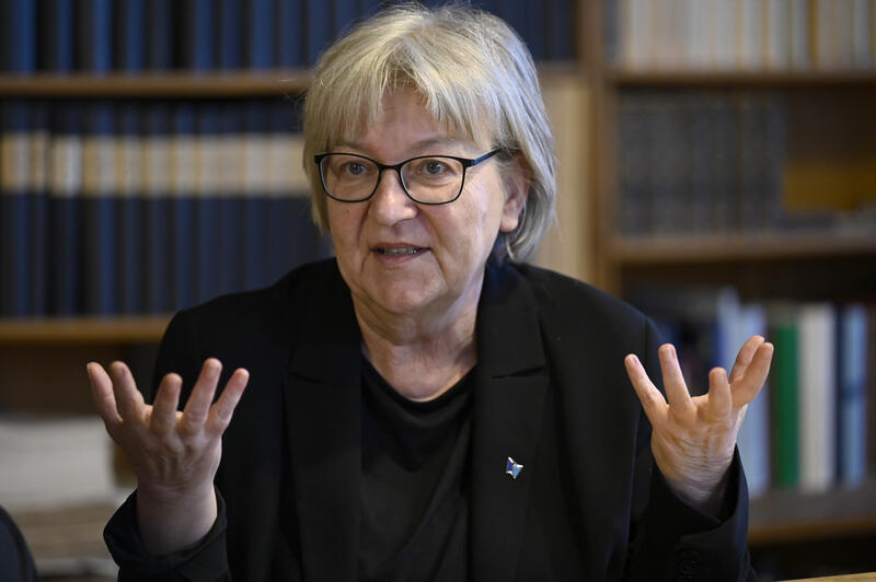 s:14:"Dorothee Wüst";