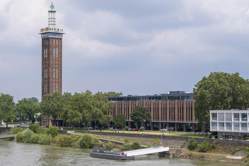 s:22:"RTL-Hauptsitz in Köln";