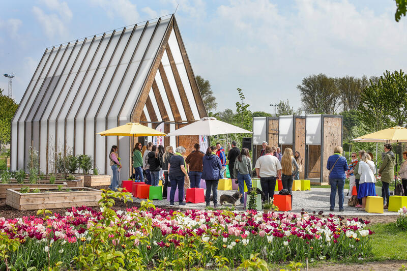s:66:"Die "Licht.Kirche" auf dem Gelände der Landesgartenschau in Neuss";