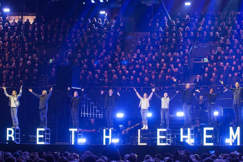 s:70:"Aufführung des Chormusicals "Bethlehem" in der Olympiahalle München.";
