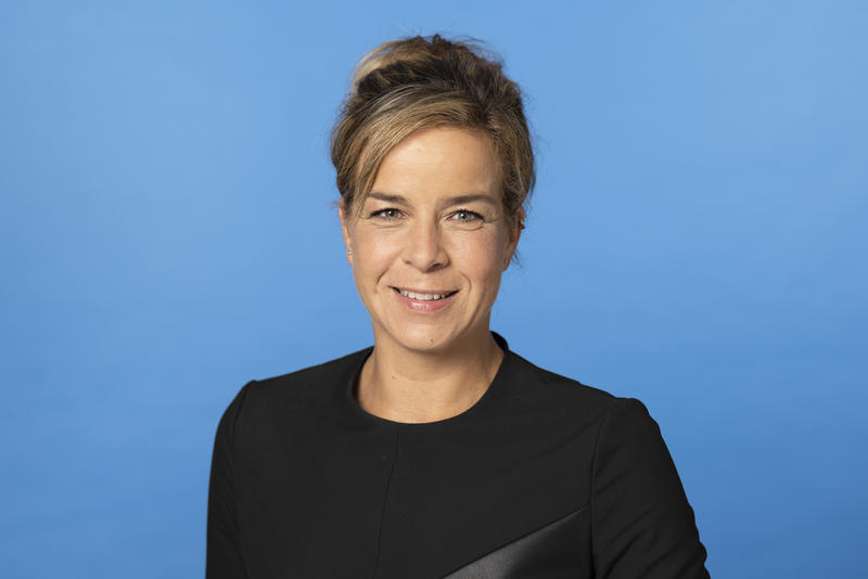 s:14:"Mona Neubauer.";